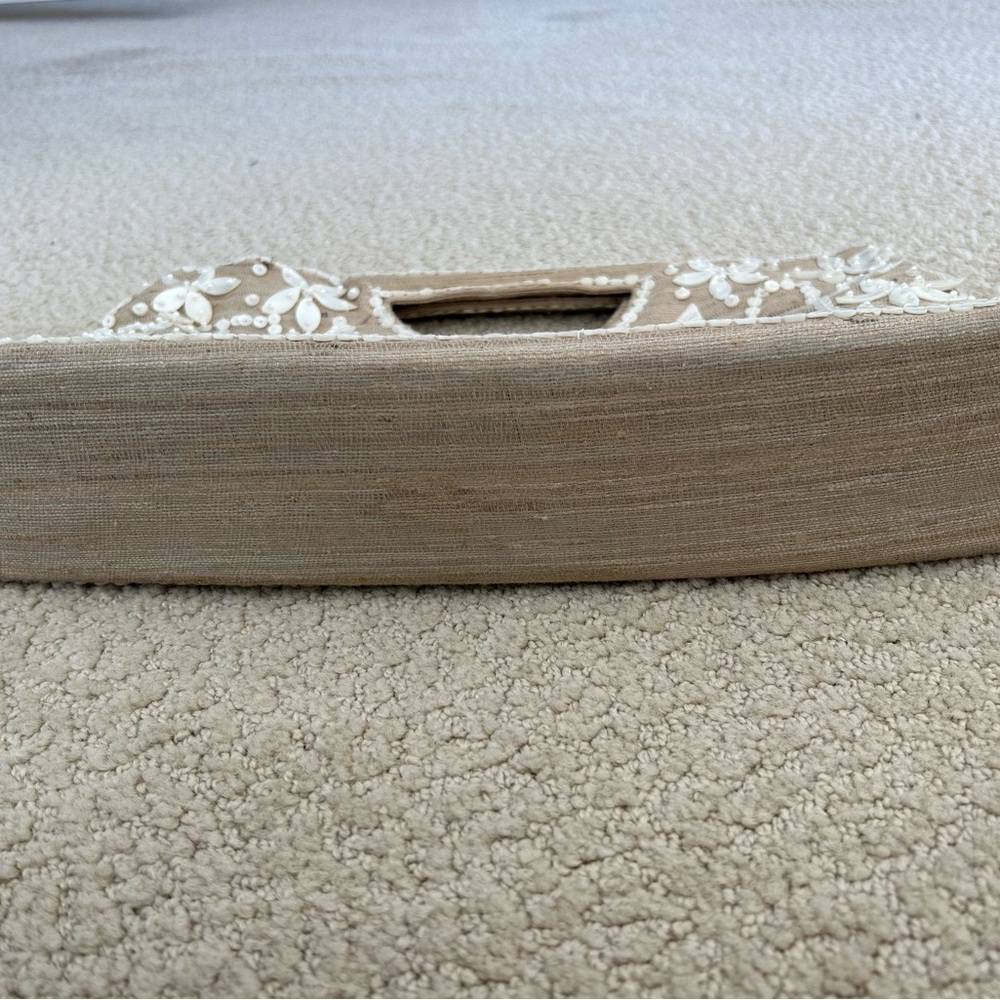 Beaded Floral Handheld Clutch Bag in Beige Linen - Picture 4 of 9